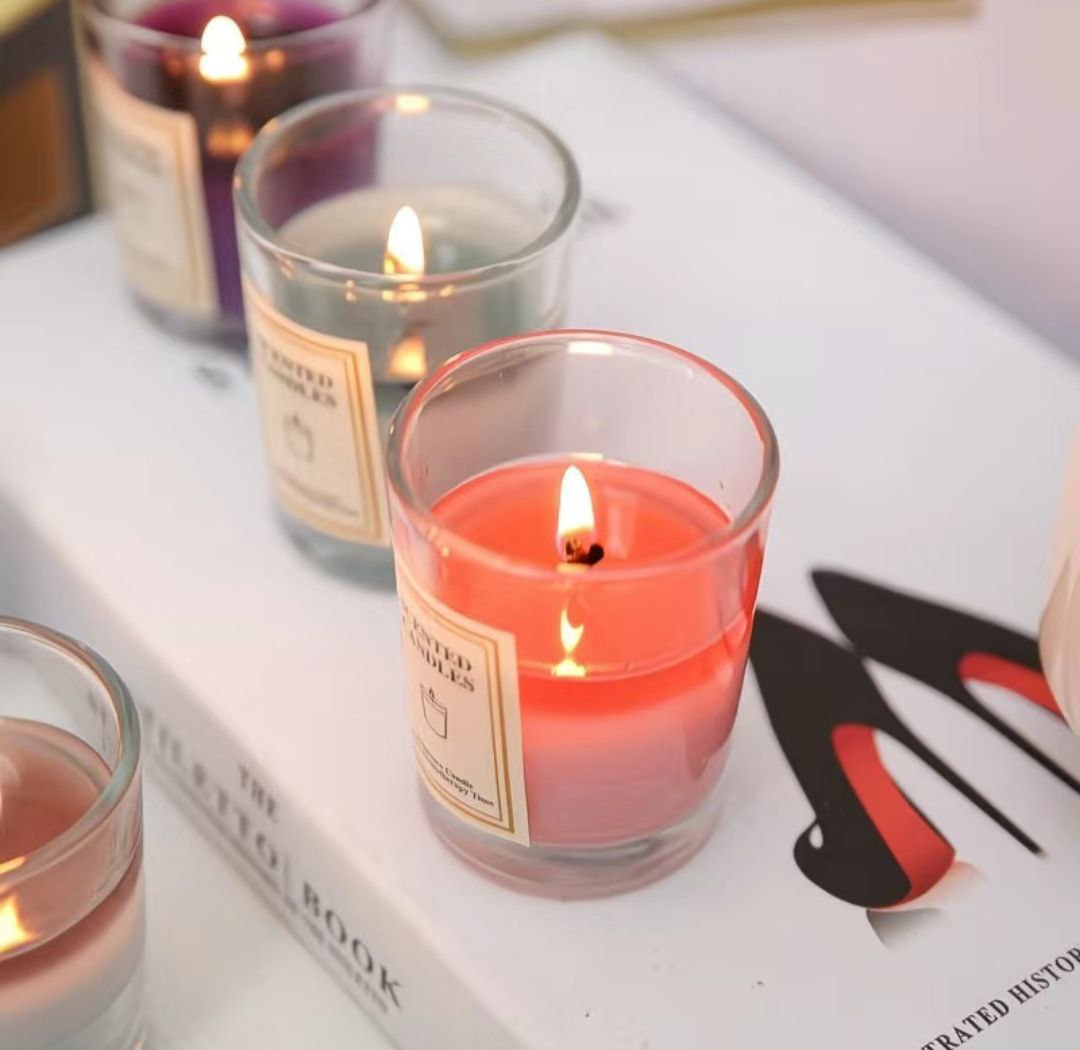 Elalvást segítő aromaterápiás gyertya többféle illatban